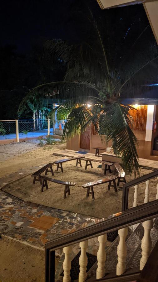 Maya Guest House - Sipaway Island San Carlos  Exterior photo